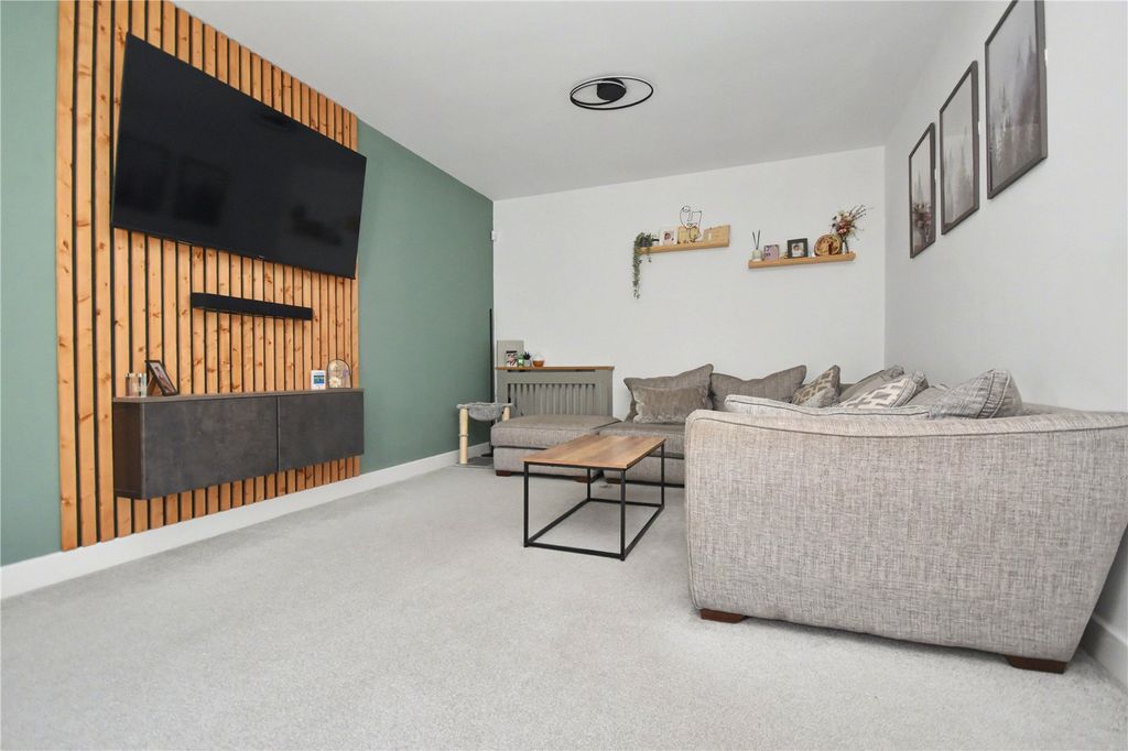 Property photo 3 of 21 Picture No. 33