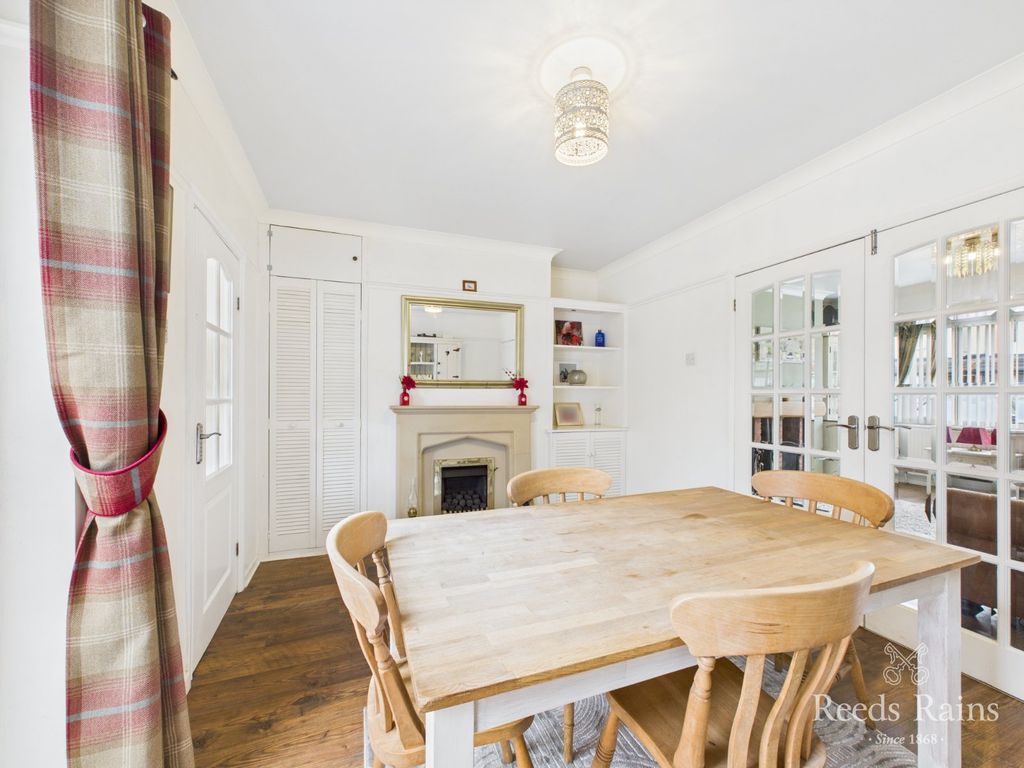 Property photo 2 of 18 Dining Room