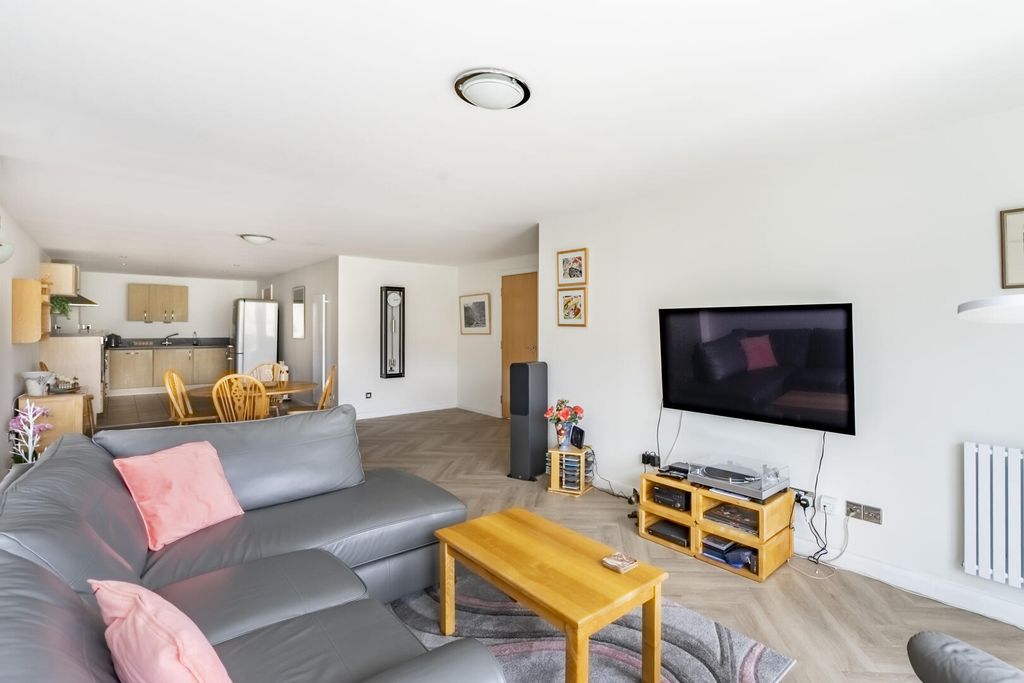 Property photo 3 of 19 Living Room