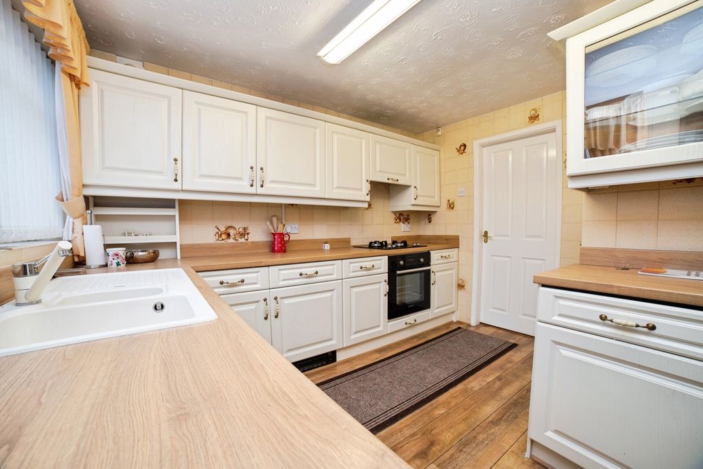 Property photo 3 of 18 Pbox-Img.Jpg