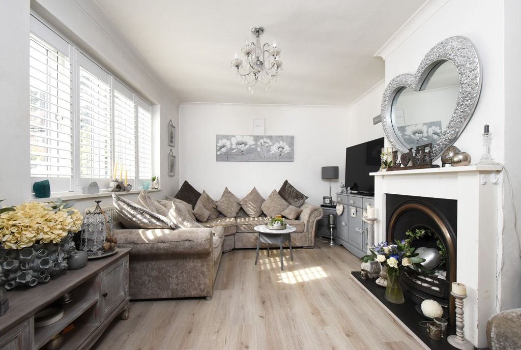 Property photo 3 of 13 5175544