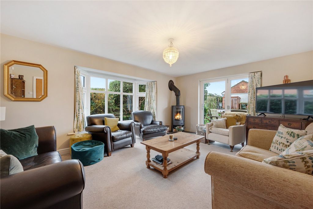 Property photo 2 of 32 Picture No. 10