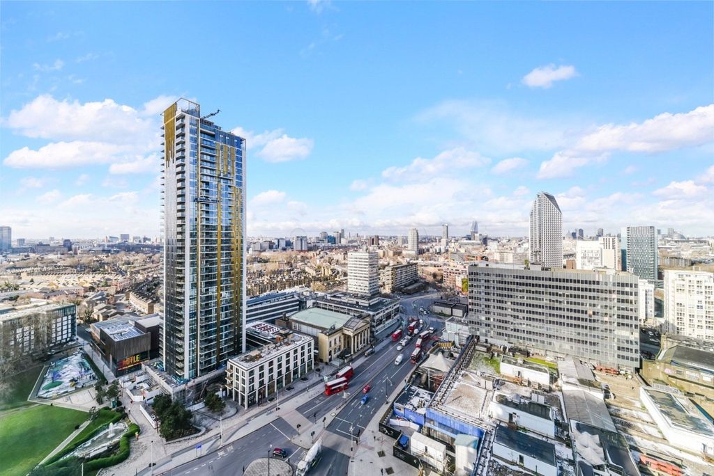 Property photo 1 of 2