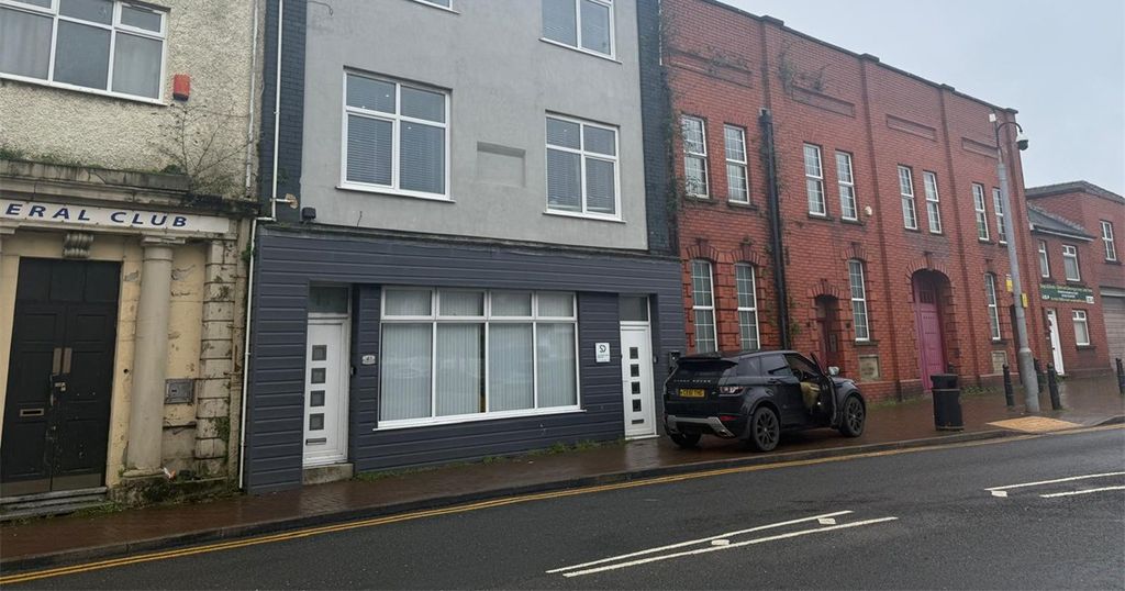 Property photo 1 of 3