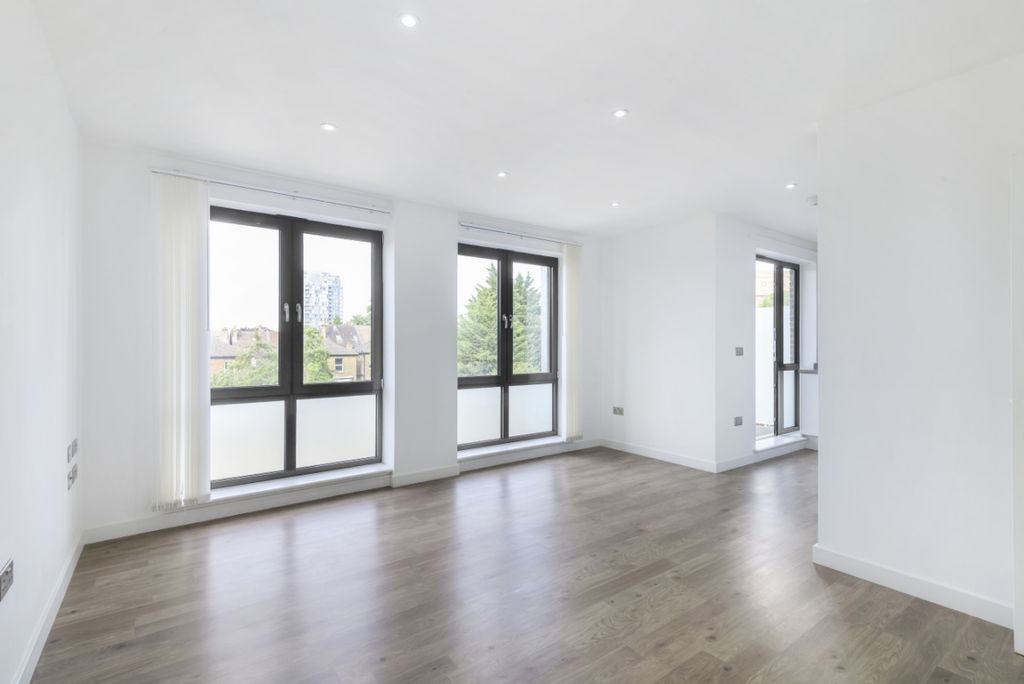 Property photo 2 of 7 867193 (2)