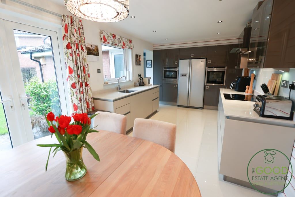 Property photo 3 of 33