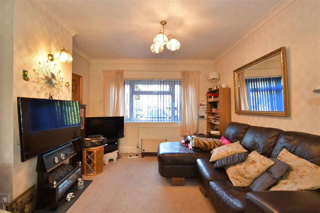 Property photo 3 of 10 Lounge