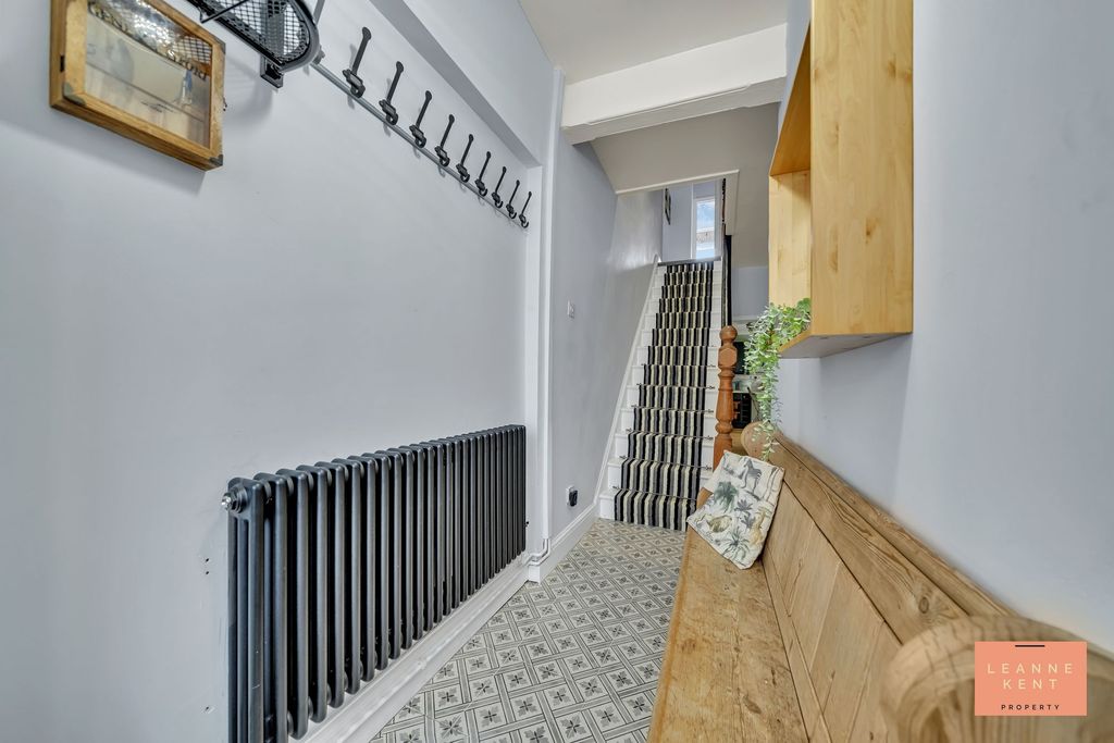 Property photo 2 of 36