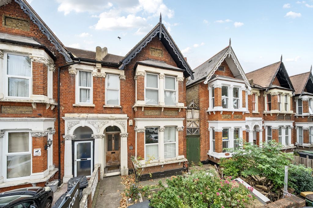 Property photo 1 of 9 Exterior