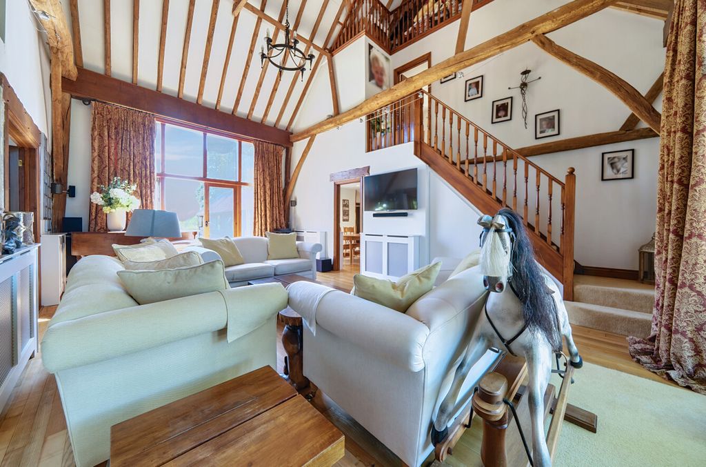 Property photo 2 of 16 1340451-8-689E0Fa...