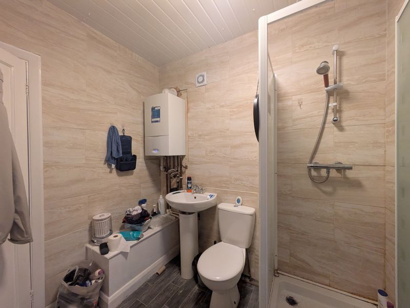 Property photo 3 of 8 Photo 5