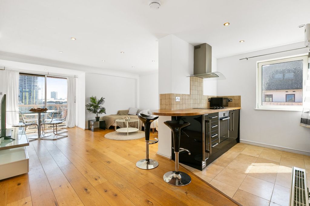 Property photo 3 of 11