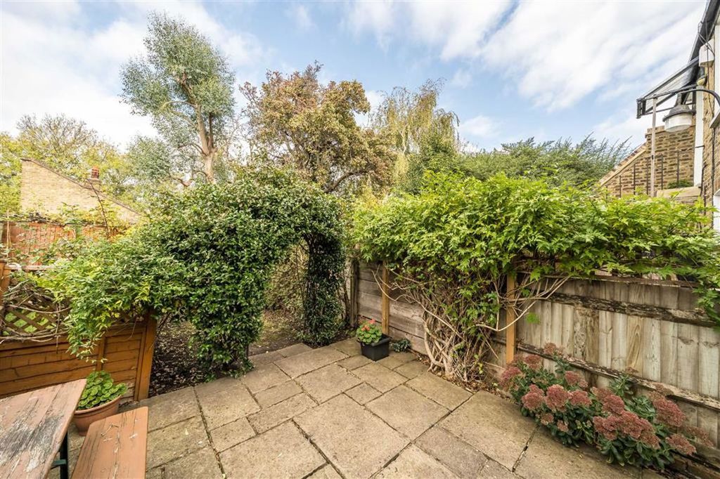 Property photo 2 of 11