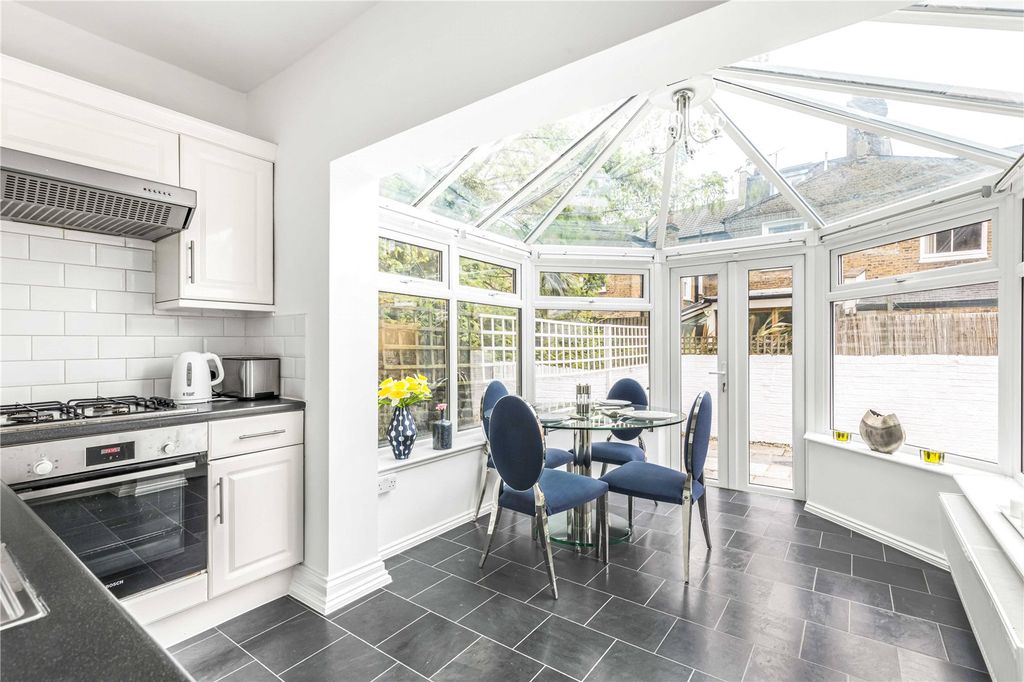 Property photo 1 of 18 Picture No. 06