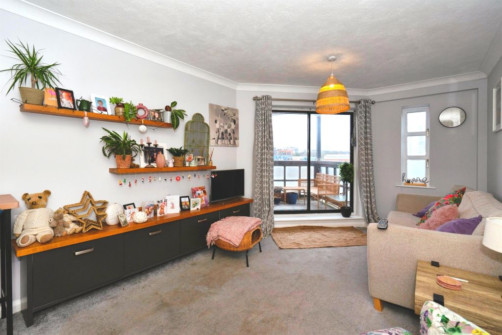 Property photo 3 of 14