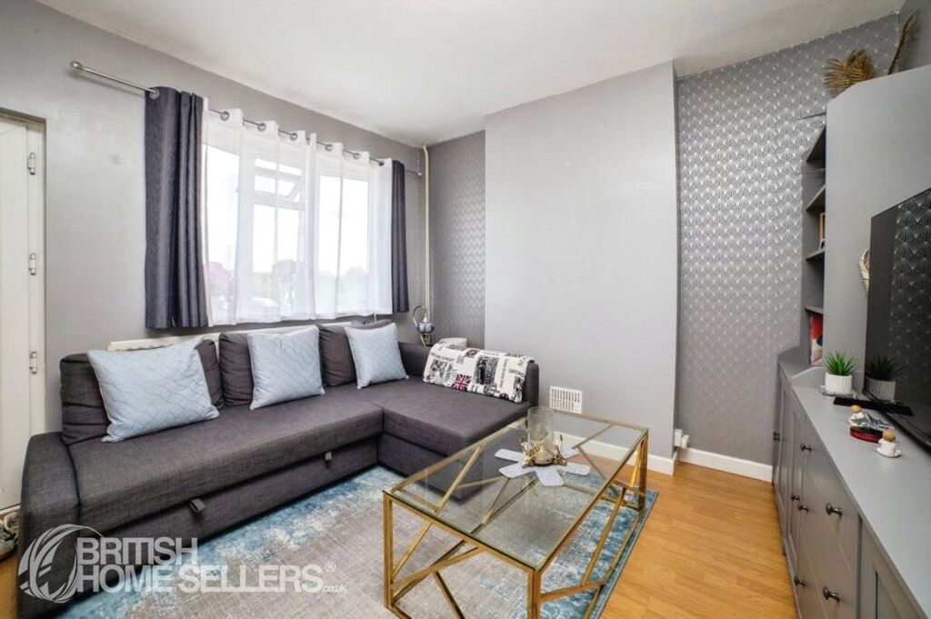 Property photo 3 of 17 Picture No. 06