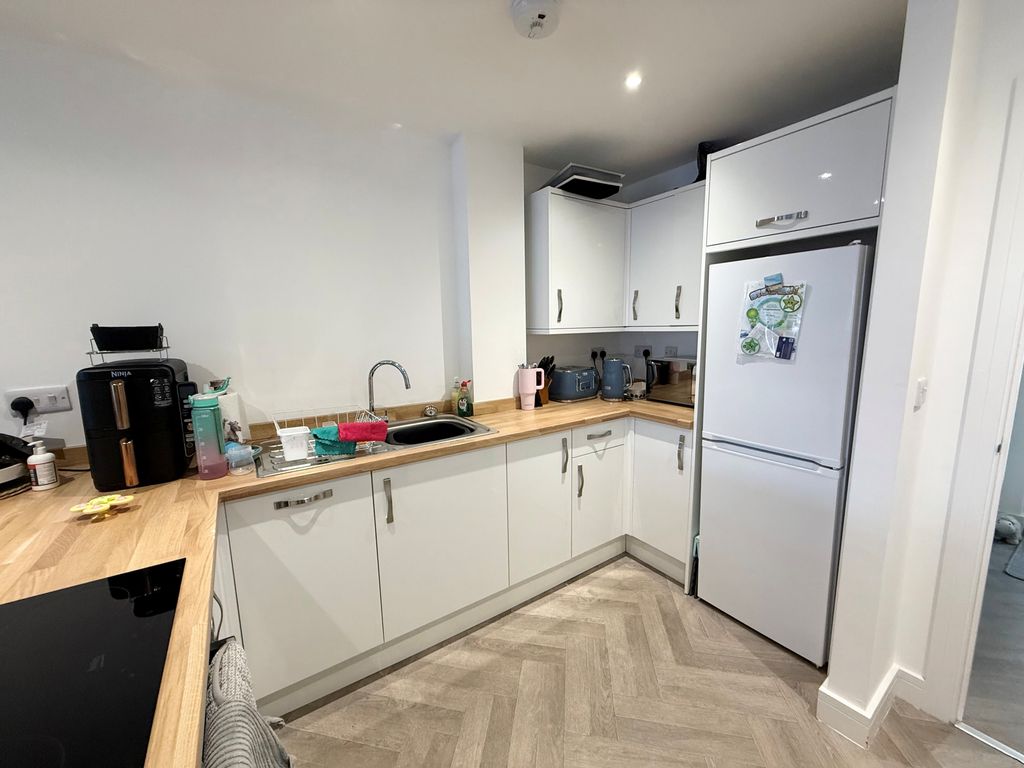 Property photo 3 of 13 16