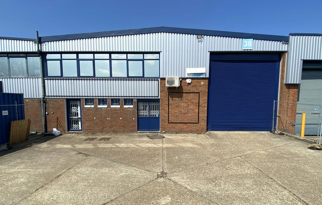 Property photo 1 of 2 38 Eldon Way New .Jpg
