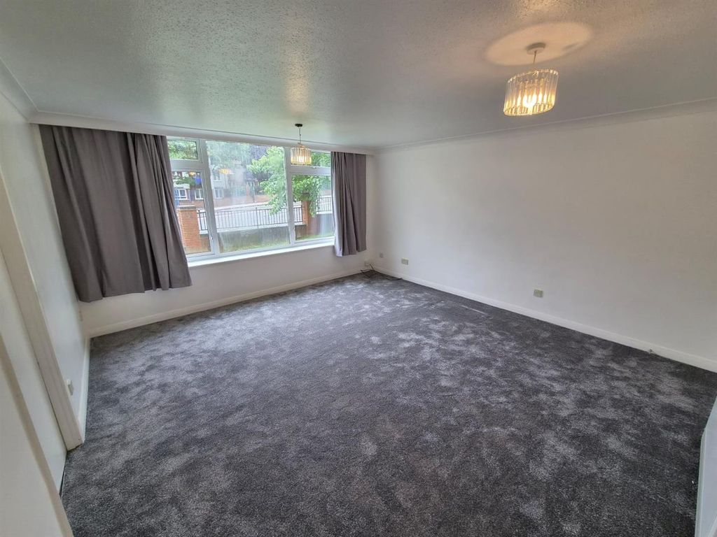 Property photo 2 of 14 B47F982c-9388-4F70-8467-95c4E41764d3.Jpg