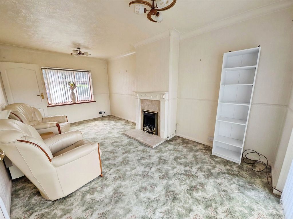 Property photo 3 of 19 Living Room