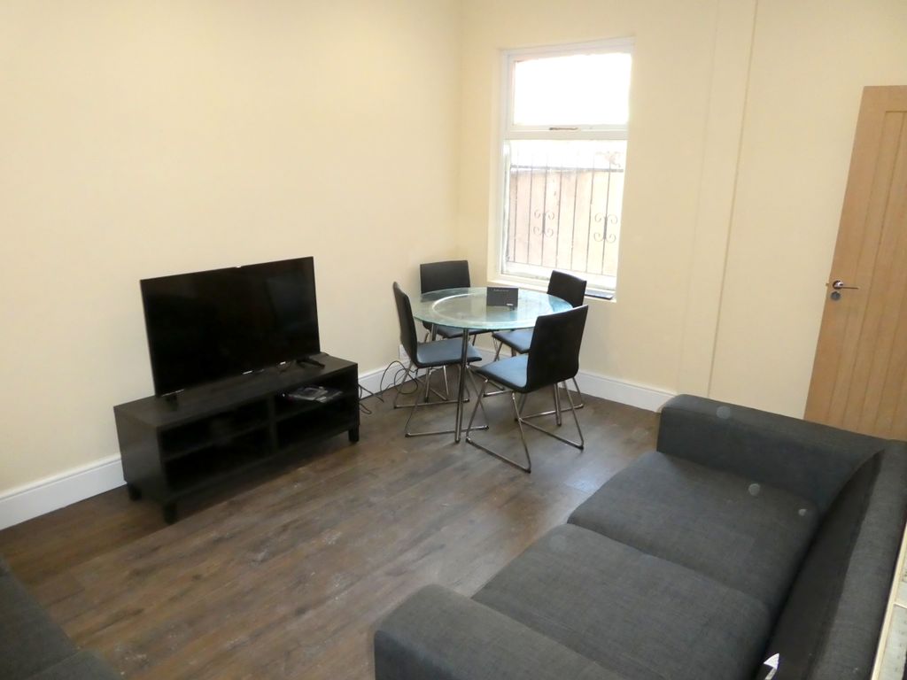 Property photo 1 of 4