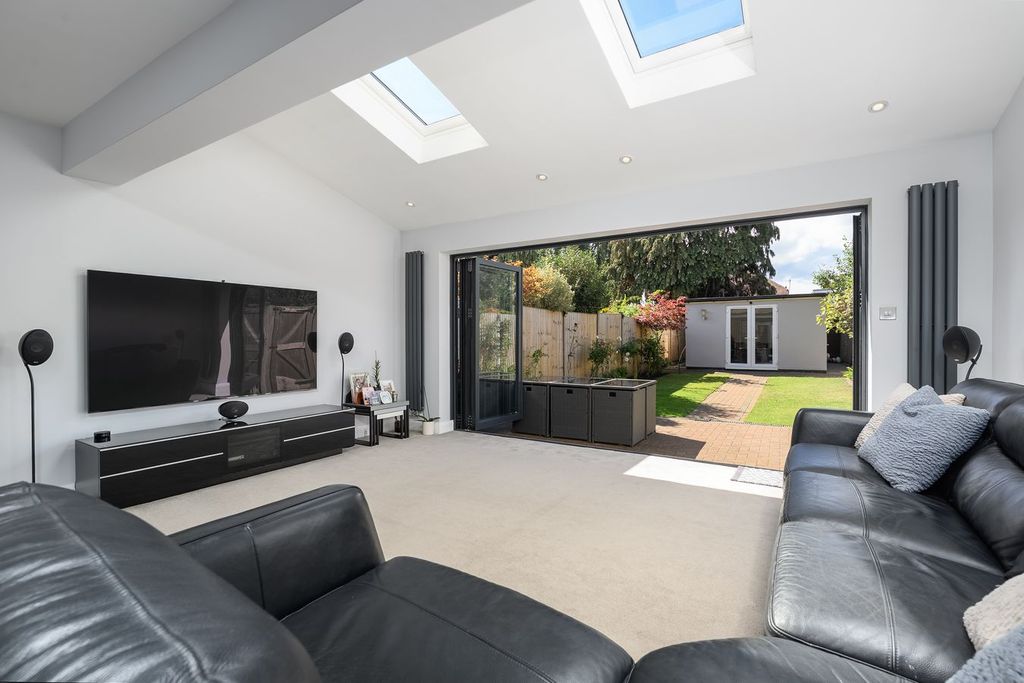 Property photo 2 of 17