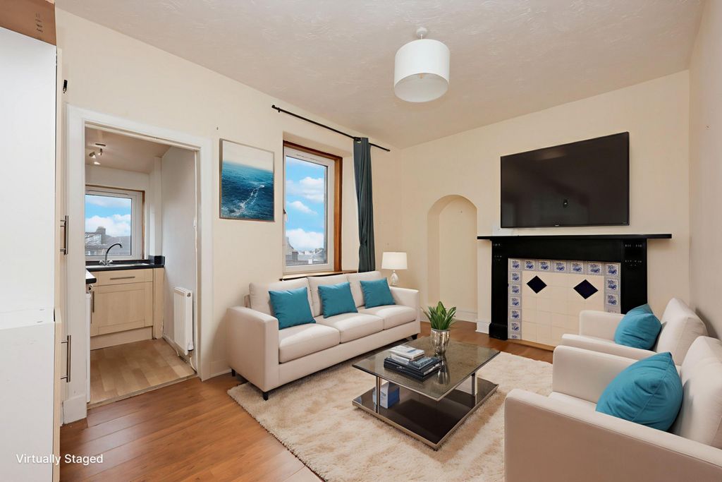 Property photo 2 of 23