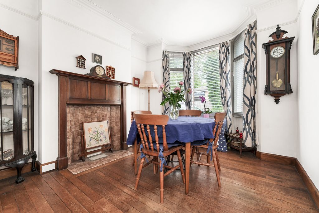 Property photo 2 of 21 Dining Room