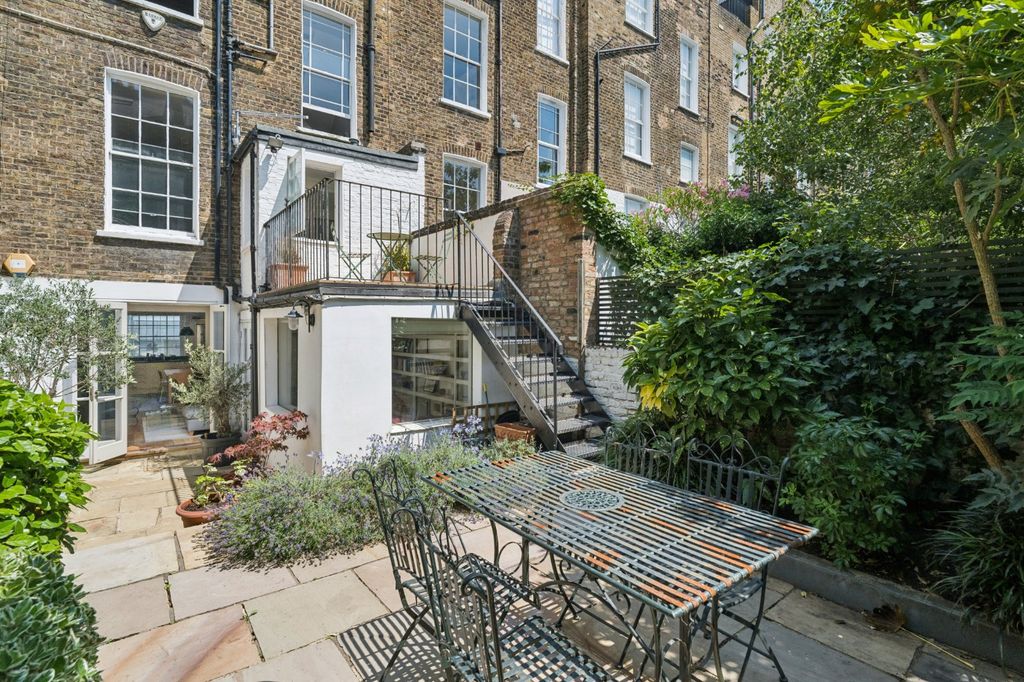 Property photo 1 of 17 Garden