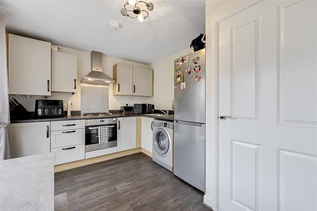 Property photo 3 of 15 Kitchen-Diner