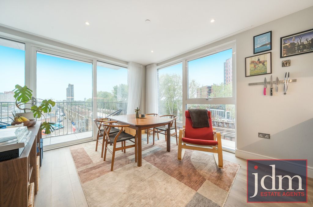 Property photo 3 of 10 1Efee9E8-Bec5-4c6...