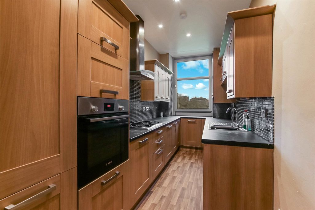 Property photo 3 of 14 3