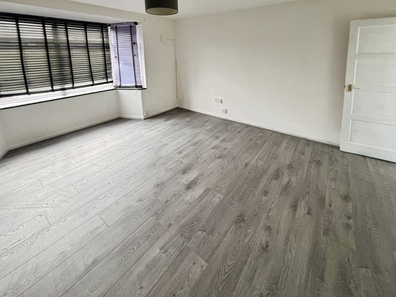 Property photo 2 of 12 Lounge