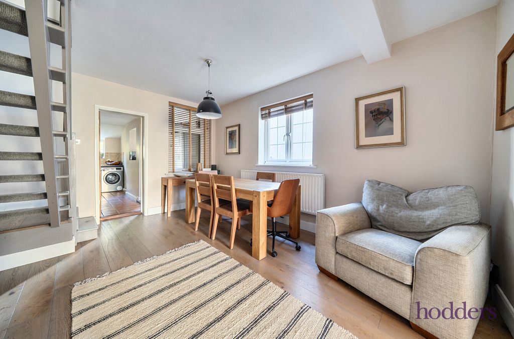 Property photo 3 of 18 Ef1B58c9-2A4A-49c...