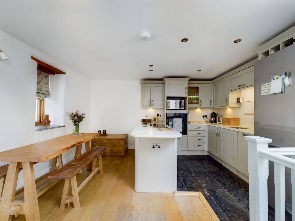 Property photo 3 of 34 Picture No. 48