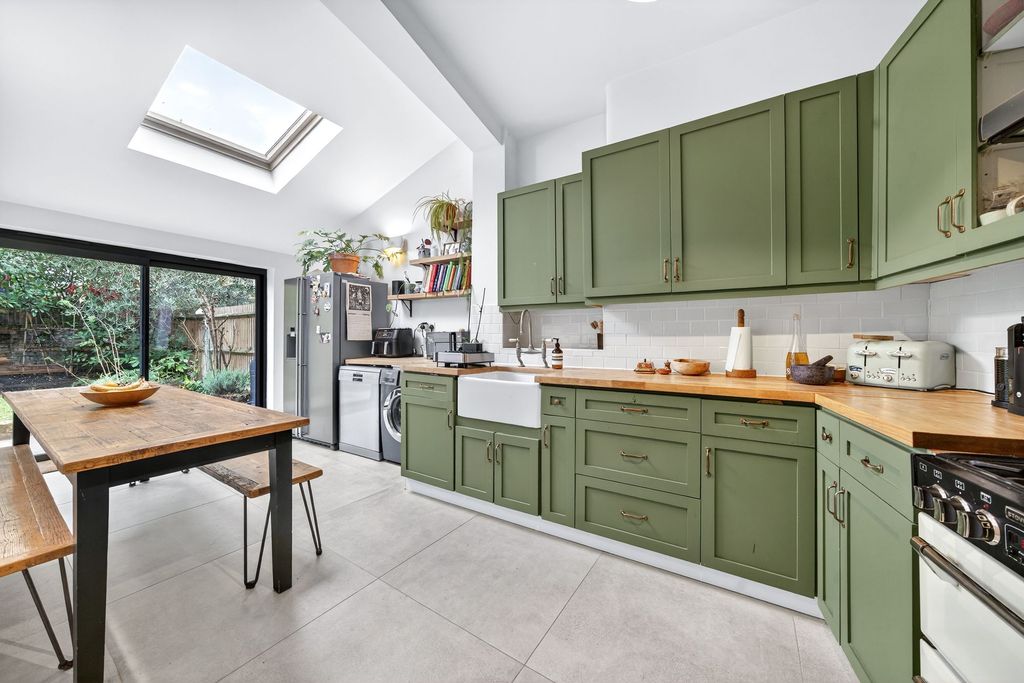 Property photo 2 of 15 Kitchen & Dining Area