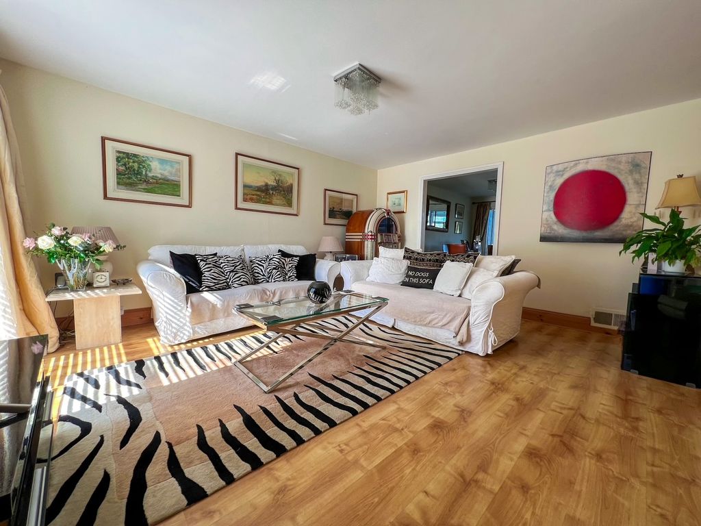 Property photo 2 of 34