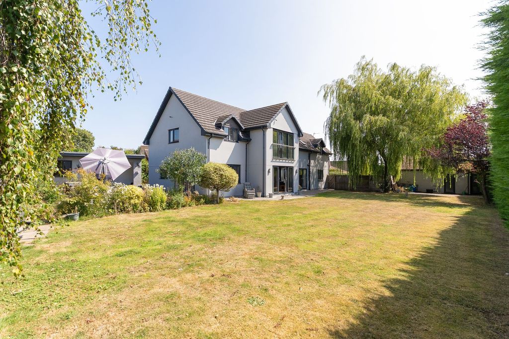 Property photo 1 of 46