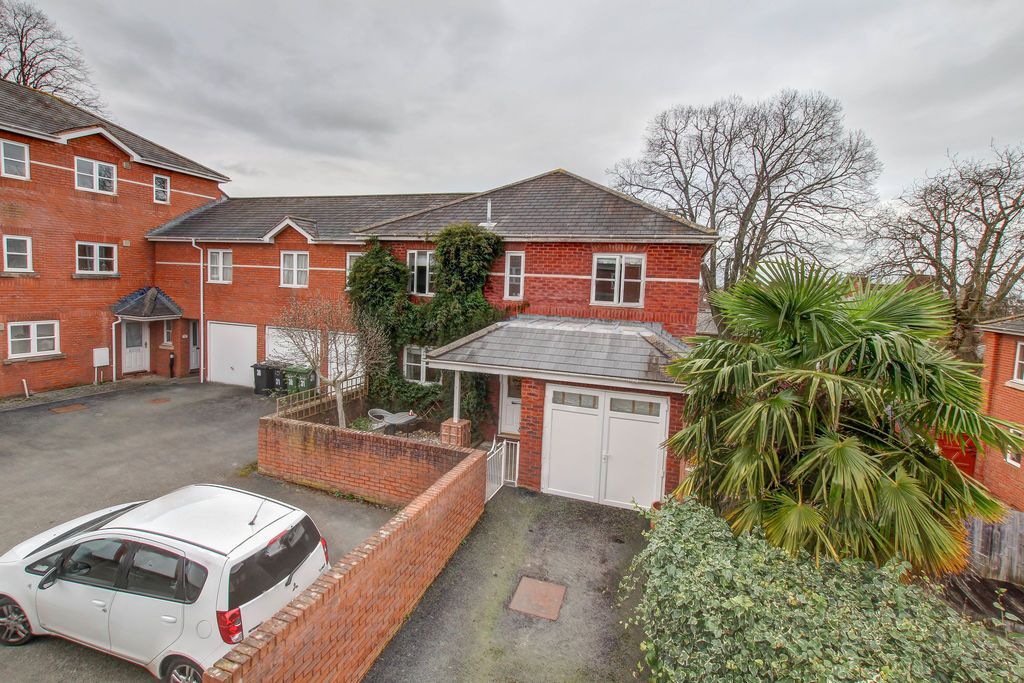 Property photo 1 of 16 Front