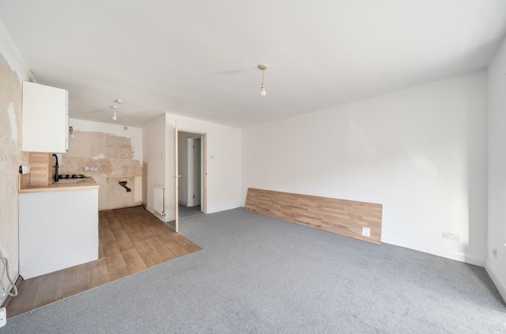 Additional image 5 of 1 bed flat for saleTorrington Street, Grimsby, Lincolnshire DN32