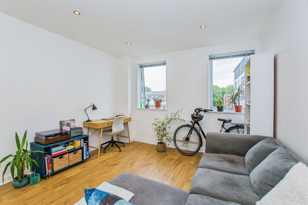 Property photo 3 of 16