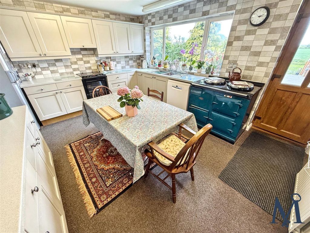 Property photo 2 of 35 Kitchen/ Diner