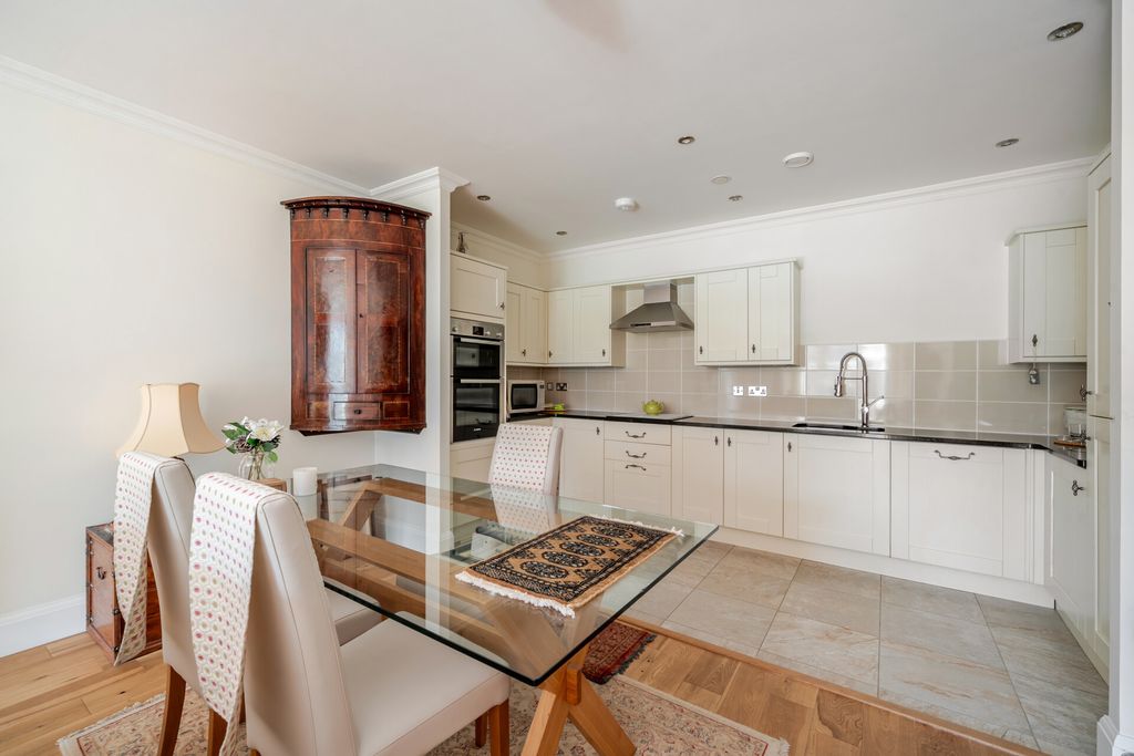 Property photo 3 of 26 1523681-36-6Ab409...