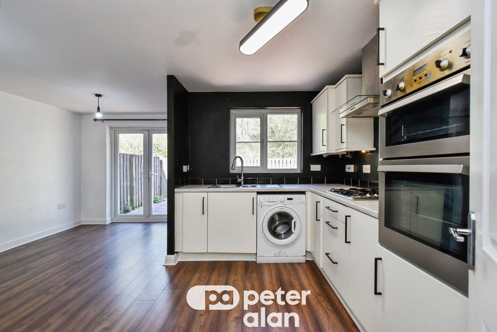 Property photo 2 of 19