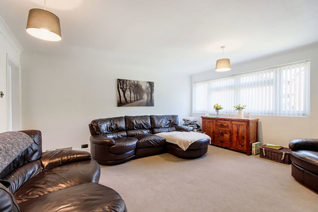 Property photo 3 of 22