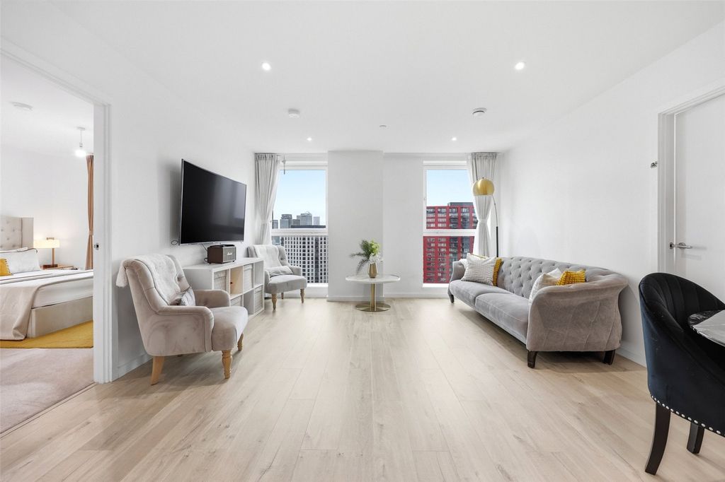 Property photo 3 of 16 Picture No. 11