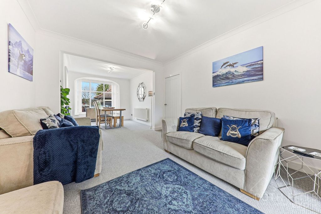 Property photo 3 of 33