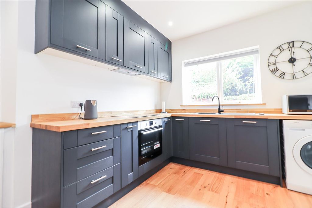 Property photo 3 of 12 Kitchen/Diner