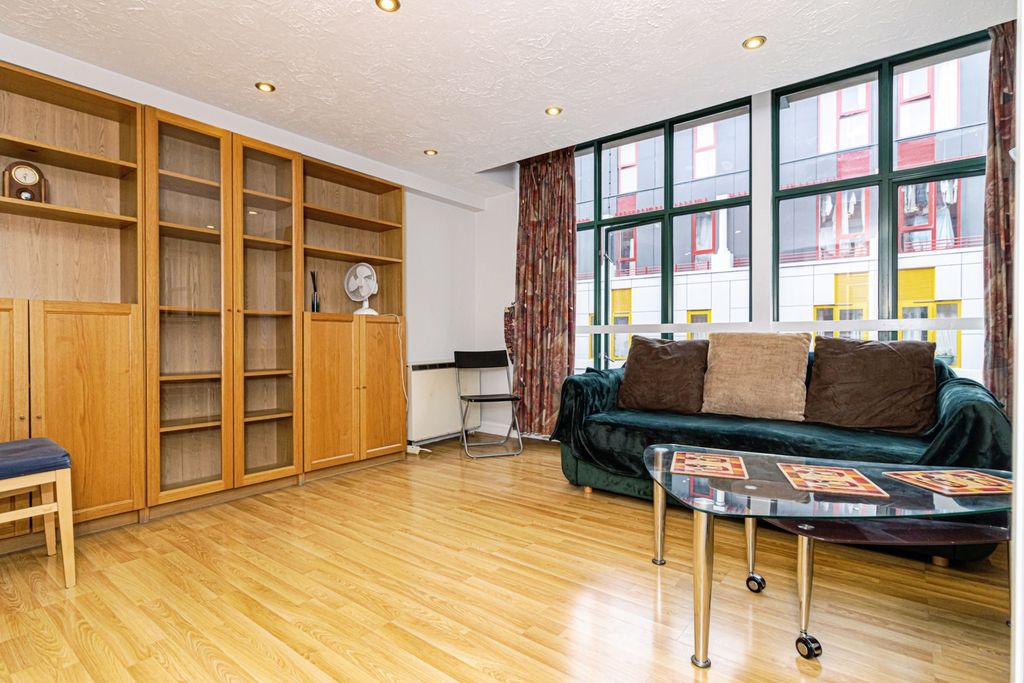 Property photo 2 of 11 Photo