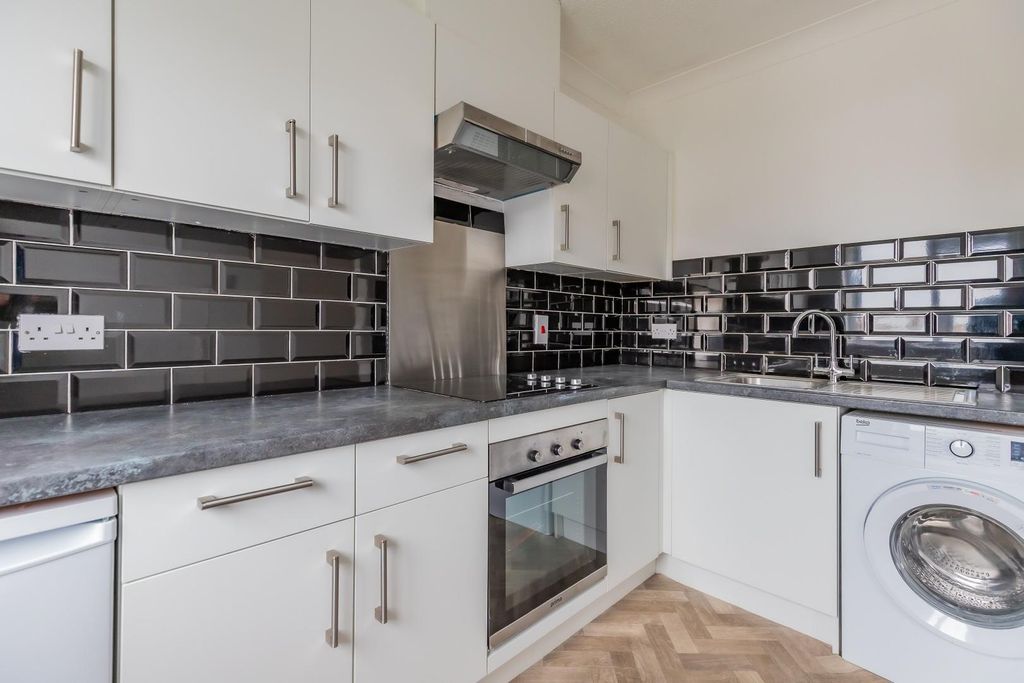 Additional image 6 of 2 bed flat to rentMariners Heights, Penarth CF64